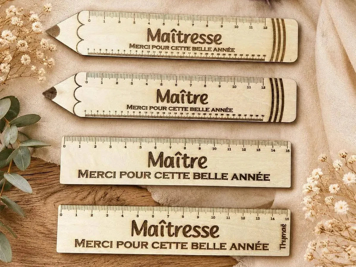 Marque page en bois et règle
